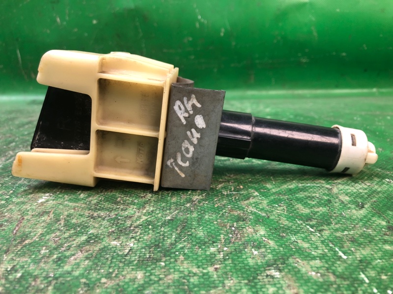 Форсунка омывателя фар правая NISSAN TEANA J31 03-07 Форсунка омывателя фар правая NISSAN TEANA J31 03-07