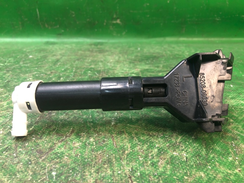 Форсунка омывателя фар левая TOYOTA CAMRY 40 06-11 85208-06030 Б/У