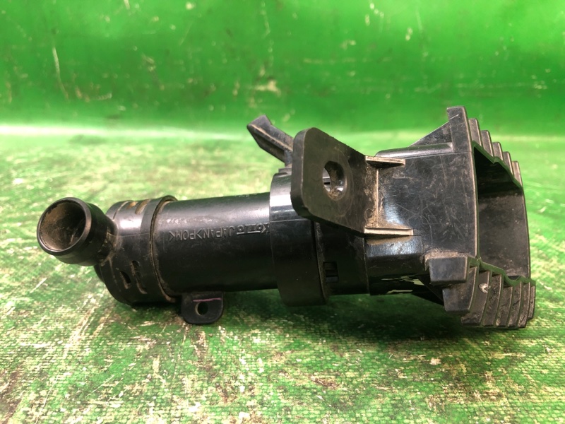 Форсунка омывателя фар правая SUBARU FORESTER SG 02-07 86636SA220 Б/У