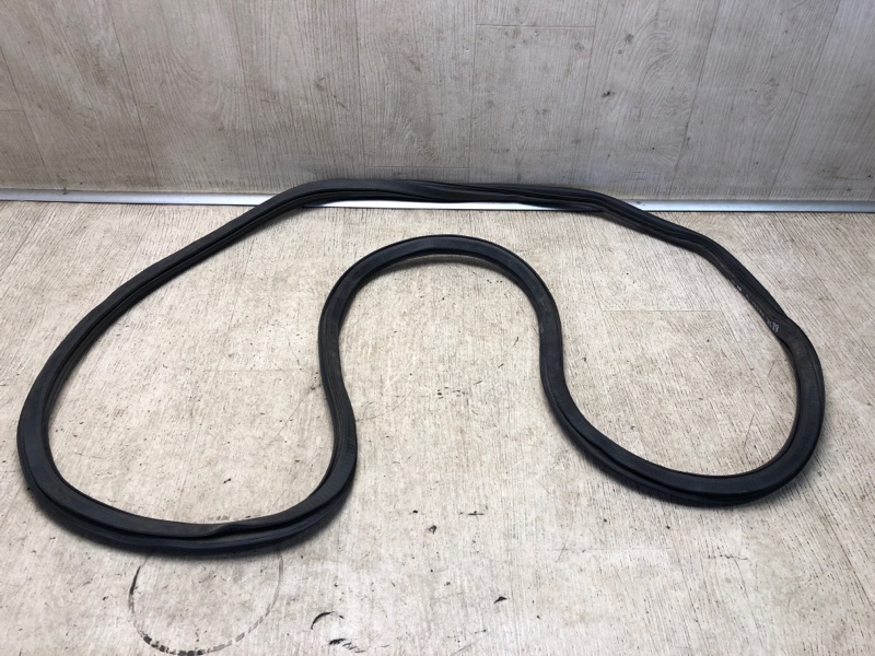 Уплотнитель двери VOLKSWAGEN JETTA USA 10-17 2013 162 2.5 CBUA 5C6 867 913 A Б/У