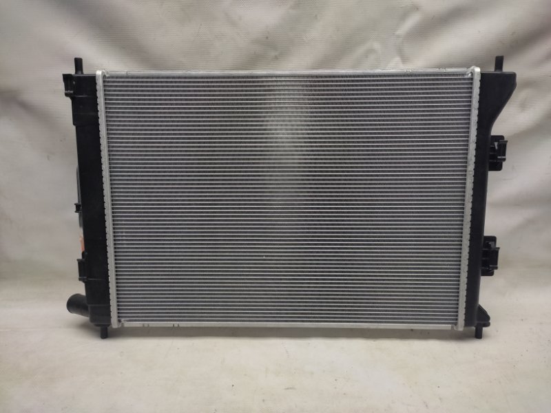 Запчасть радиатор основной HYUNDAI ELANTRA MD 10-15 25310-3X100 новая Радиатор основной HYUNDAI ELANTRA MD 10-15 25310-3X100 новая