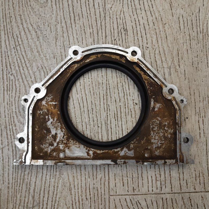 Крышка коленвала задняя CAMRY 30 02-06 3.0 1MZ-FE Крышка коленвала задняя CAMRY 30 02-06 3.0 1MZ-FE