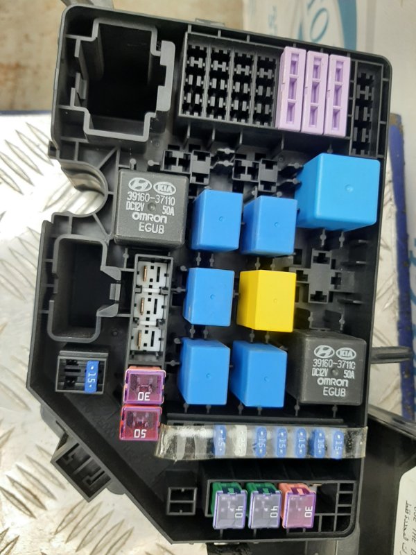 Блок предохранителей моторный отсек HYUNDAI TUCSON 04-10 91210-2E000 новая