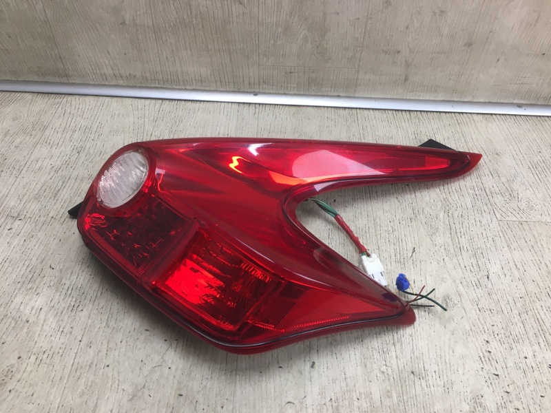 Фонарь наружный правый NISSAN JUKE 10-19 1.6 MR16DDT