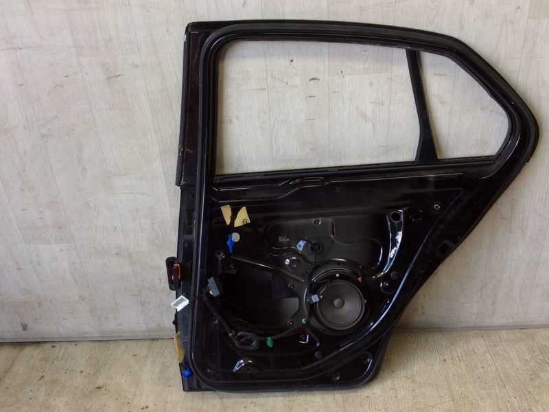 Дверь задняя правая VOLKSWAGEN JETTA 05-10 Седан 2.5