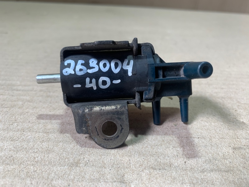 Запчасть клапан электромагнитный (вакуумный) TOYOTA CAMRY 40 06-11 2007 3.5 2GR-FE 90910-12204 Б/У Клапан электромагнитный (вакуумный) TOYOTA CAMRY 40 06-11 2007 3.5 2GR-FE 90910-12204 Б/У