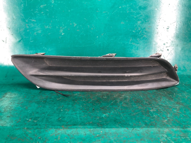 Накладка противотуманной фары передняя левая NISSAN SENTRA B17 12-21 2015 Седан 1.8 MRA8DE 62257-3SH0B Б/У