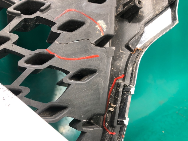 Решетка радиатора SORENTO UM 14-