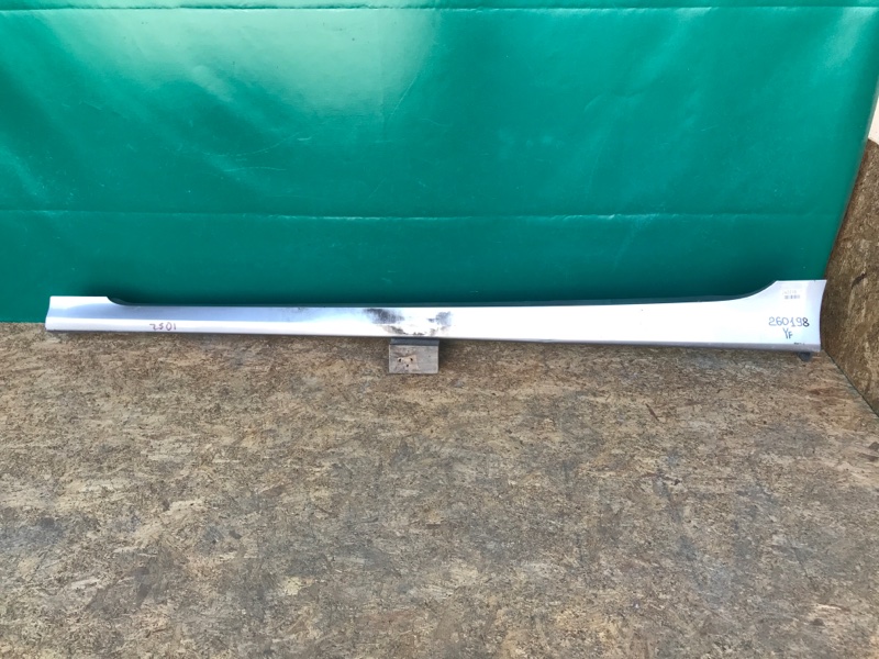 Накладка порога наружная левая HYUNDAI SONATA YF 10-14 2013 Седан 2.4 G4KK 87751-4R000FHM Б/У