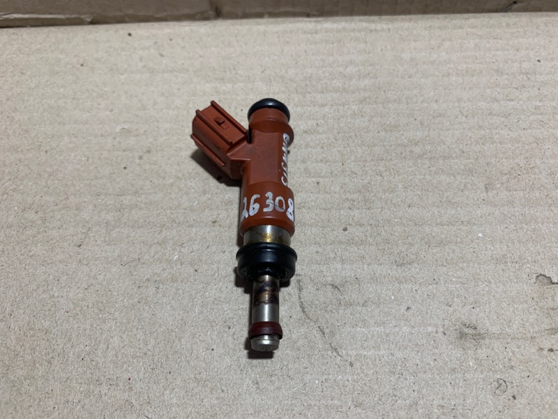 Запчасть форсунка топливная TOYOTA SIENNA 03-10 2006 3.5 2GR-FE 23209-0P040 Б/У Форсунка топливная TOYOTA SIENNA 03-10 2006 3.5 2GR-FE 23209-0P040 Б/У