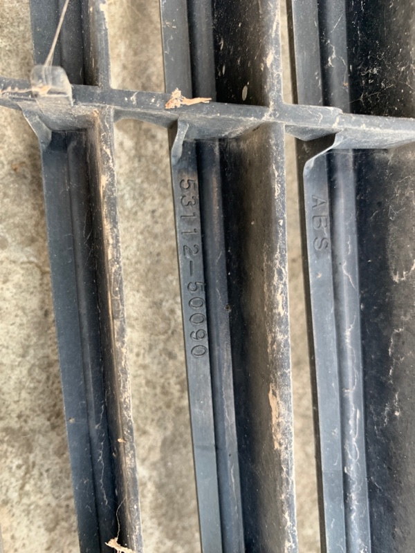 Решетка радиатора LS430 00-06 2000 UCF30L 4.3 3UZFE Решетка радиатора LS430 00-06 2000 UCF30L 4.3 3UZFE