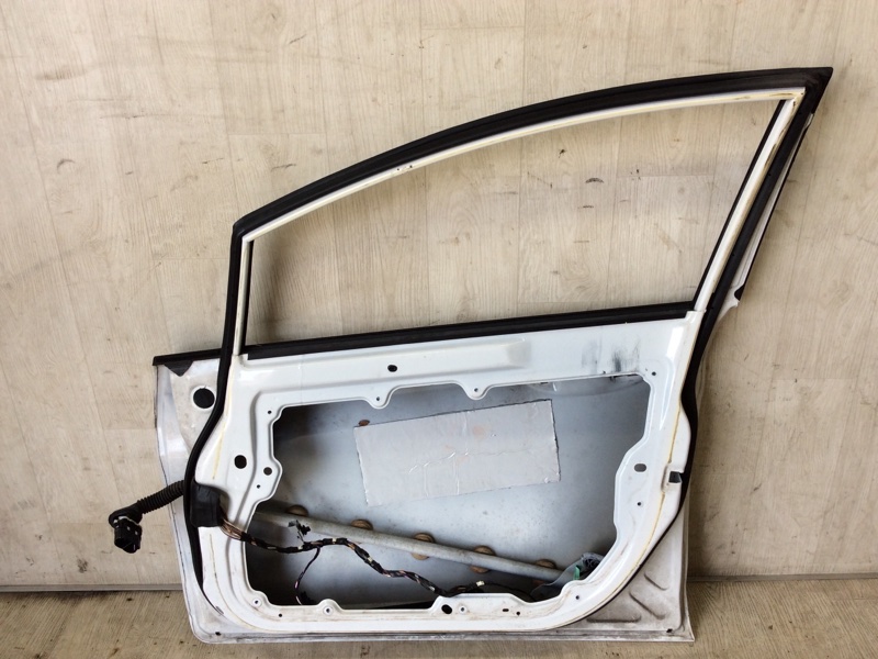 Дверь передняя правая FORD FIESTA 08-17 1.6 C16HDEX