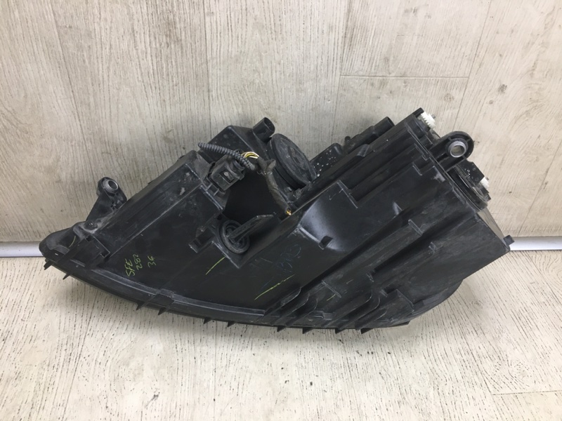 Фара правая JETTA USA 10-17 2011 2.5