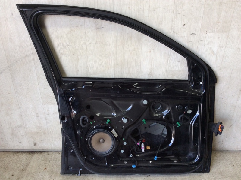 Дверь передняя левая VOLKSWAGEN JETTA 05-10 Седан 2.5
