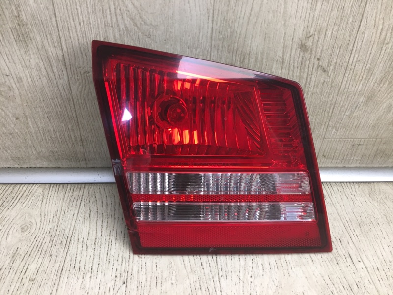 Запчасть фонарь внутренний задний левый DODGE JOURNEY 08-20 2010 3.5 EGF 4806369AF Б/У Фонарь внутренний задний левый DODGE JOURNEY 08-20 2010 3.5 EGF 4806369AF Б/У
