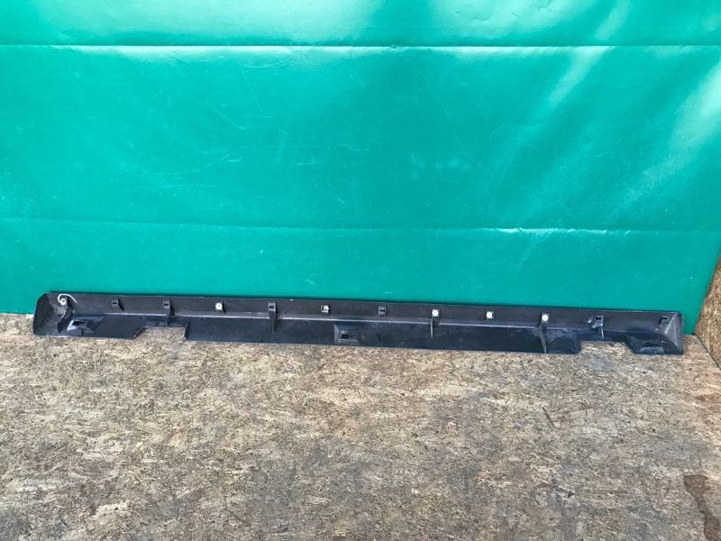 Накладка порога наружная левая 5 CR 05-10 2008 Минивен 2.3