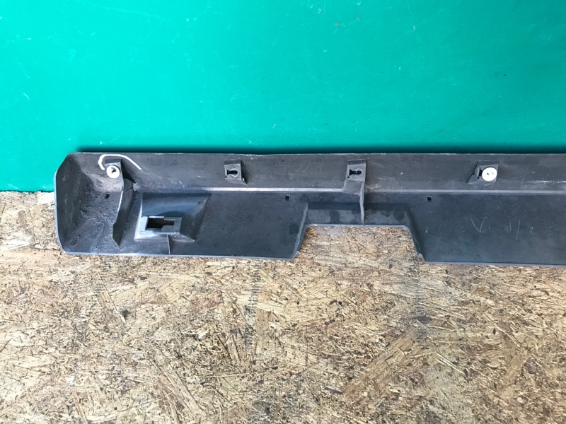 Накладка порога наружная левая 5 CR 05-10 2008 Минивен 2.3