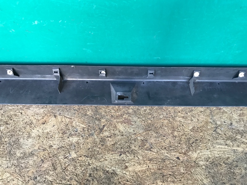 Накладка порога наружная левая 5 CR 05-10 2008 Минивен 2.3