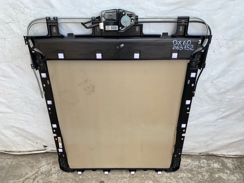 Шторка крыши (люка) QX60/JX35 12-20