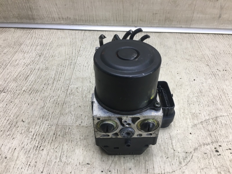 Блок ABS LS430 00-06 Блок ABS LS430 00-06