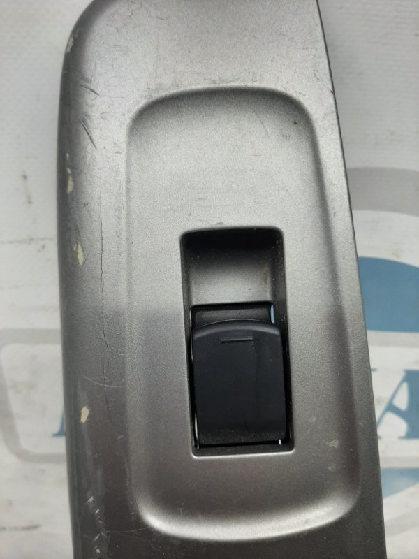 Кнопка стеклоподъемника задняя правая FORESTER SH 07-12