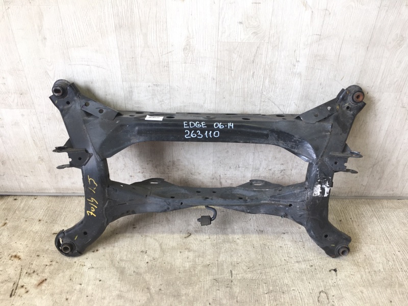 Запчасть балка задней подвески FORD EDGE 06-14 2010 T35PDED 7T4Z-5035-C Б/У Балка задней подвески FORD EDGE 06-14 2010 T35PDED 7T4Z-5035-C Б/У