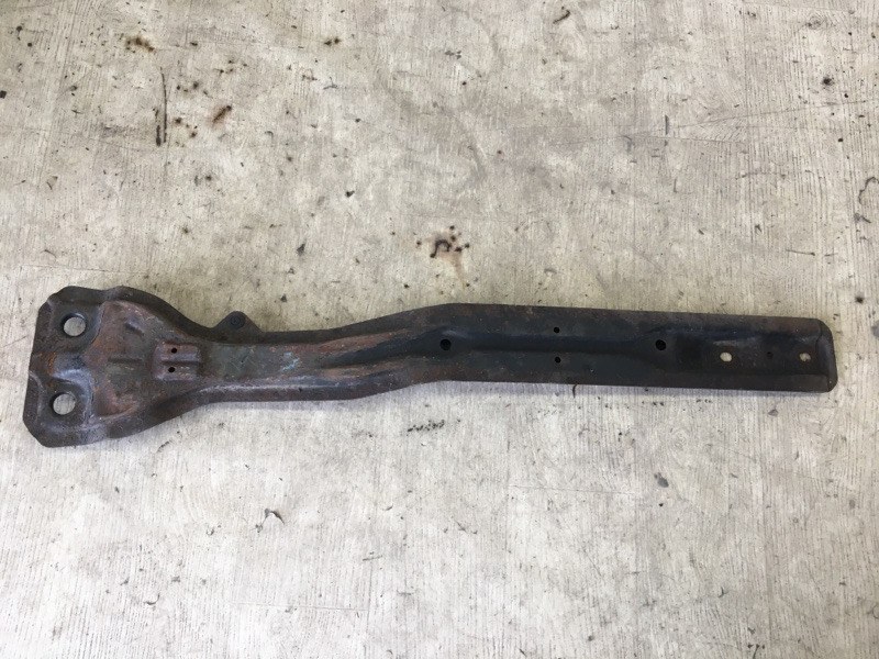 Балка двигателя продольная MITSUBISHI GALANT 03-12