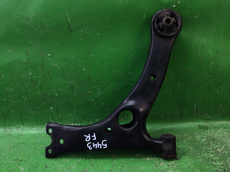 Рычаг передней подвески нижний передний правый TOYOTA PRIUS - 20 03-11 4806847040 Б/У
