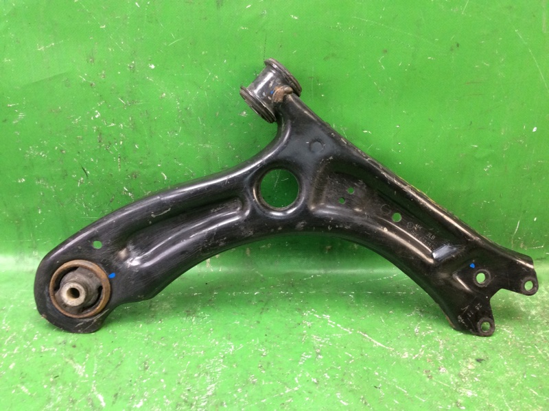 Рычаг передней подвески нижний передний правый VOLKSWAGEN JETTA USA 10-17 2011 Седан CBTA 2.5L 5C0 407 152 B Б/У