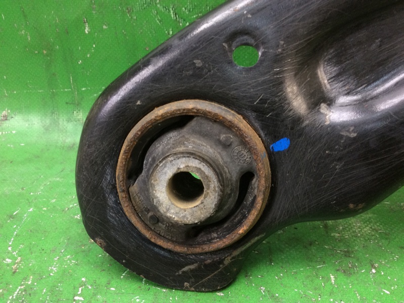 Рычаг передней подвески нижний передний правый VOLKSWAGEN JETTA USA 10-17 Седан CBTA 2.5L