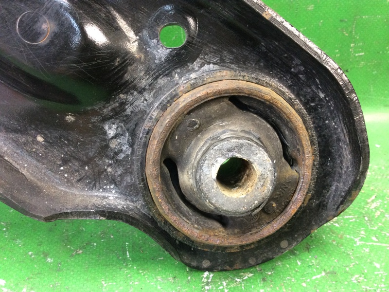 Рычаг передней подвески нижний передний правый JETTA USA 10-17 2011 Седан CBTA 2.5L