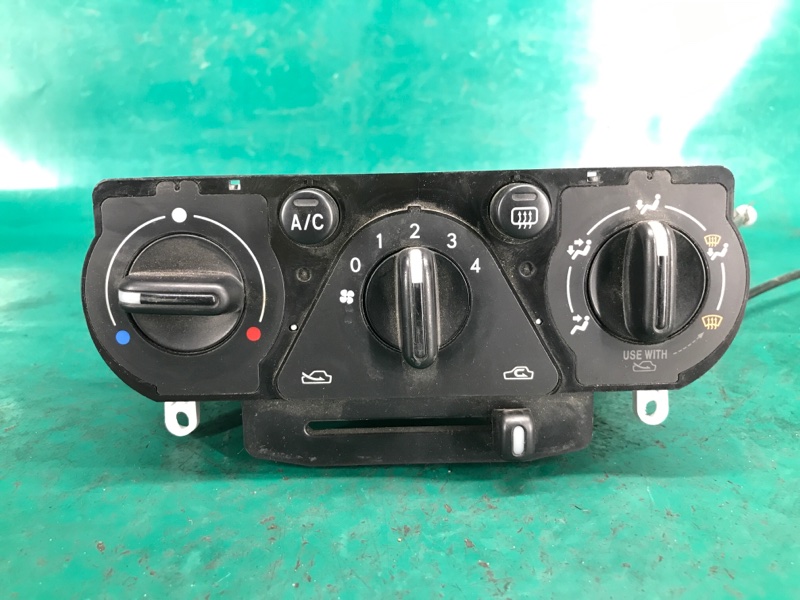 Запчасть блок управления печкой SUBARU IMPREZA 00-07 GD/GG 72311FE021 Б/У Блок управления печкой SUBARU IMPREZA 00-07 GD/GG 72311FE021 Б/У