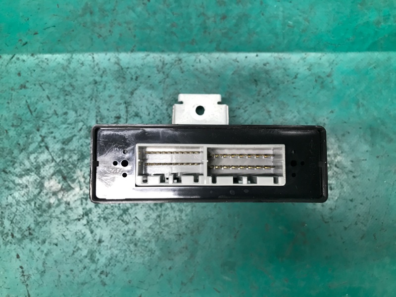 Блок электронный SUBARU IMPREZA 00-07 GD/GG