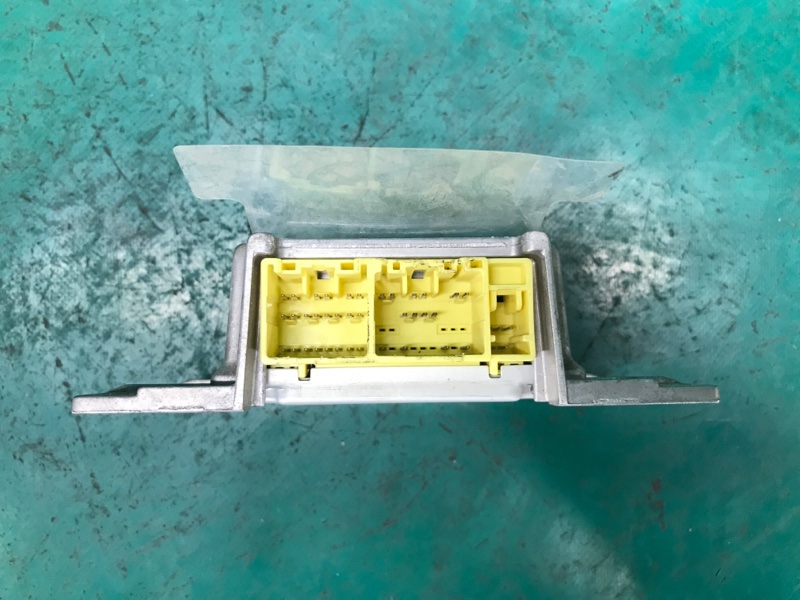 Блок управления AIRBAG MITSUBISHI PAJERO 99-06 Блок управления AIRBAG MITSUBISHI PAJERO 99-06