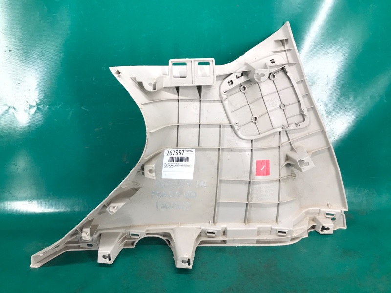 Обшивка крышки багажника левая TOYOTA LAND CRUISER PRADO 150 09-17 Внедорожник 3.0 1KDFTV