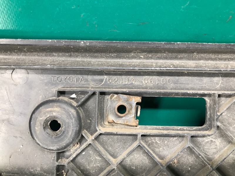 Площадка номерного знака TOYOTA LAND CRUISER PRADO 150 09-17 Внедорожник 3.0 1KDFTV