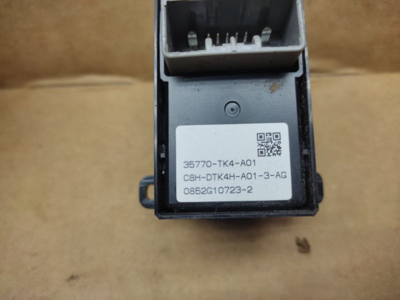 Кнопка стеклоподъемника задняя правая ILX 12-16 2013 Седан 2.0