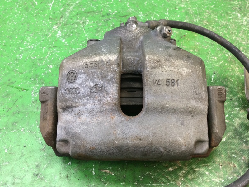 Суппорт тормозной передний VOLKSWAGEN JETTA 05-10 2007 Седан 2.5 1K0615123E Б/У