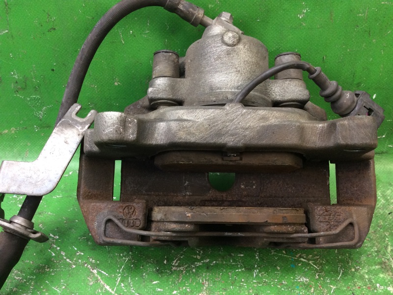 Суппорт тормозной передний JETTA 05-10 2007 Седан 2.5