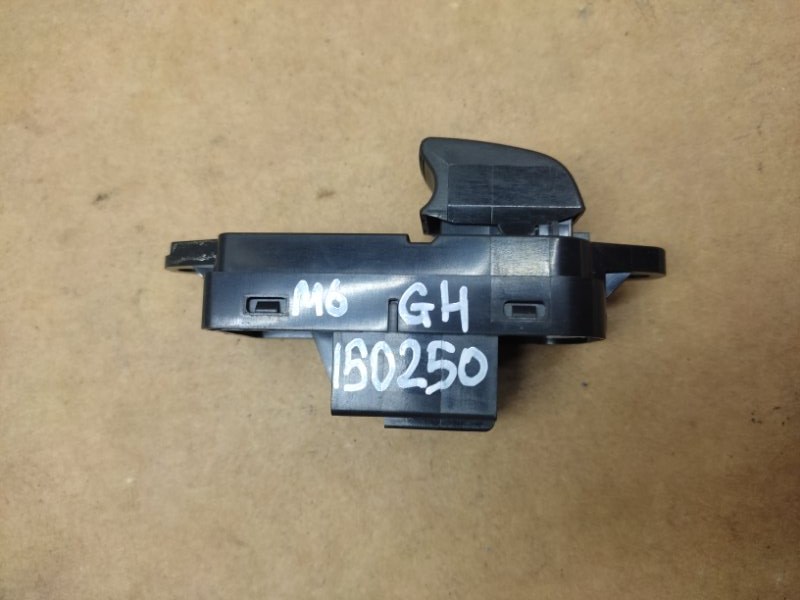 Кнопка стеклоподъемника задняя 6 GH 07-12 2012 Седан 2.5 Кнопка стеклоподъемника задняя 6 GH 07-12 2012 Седан 2.5