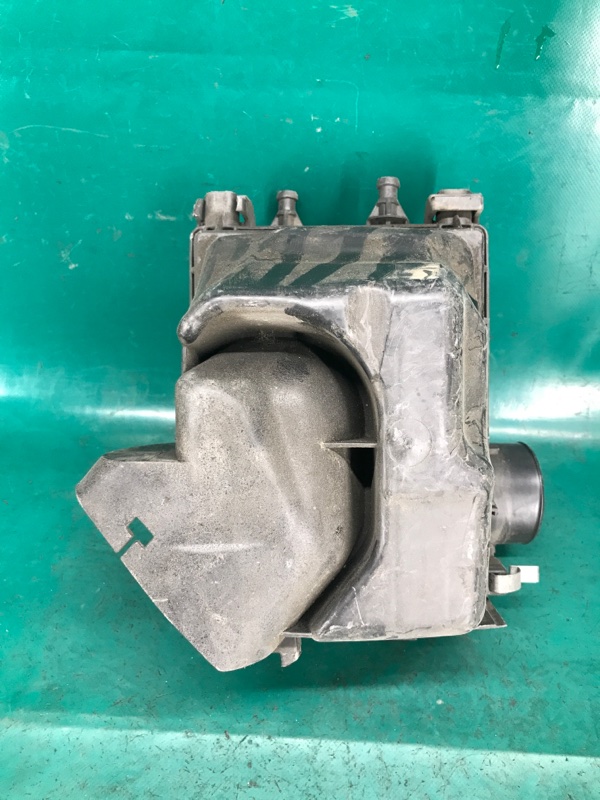 Корпус воздушного фильтра SENTRA B17 12-21 2015 Седан 1.8 MRA8DE Корпус воздушного фильтра SENTRA B17 12-21 2015 Седан 1.8 MRA8DE