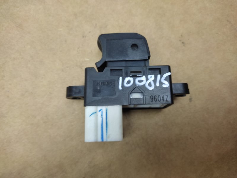 Кнопка стеклоподъемника задняя левая LEGACY 09-15 BM 2010 Седан 2.5 EJ253