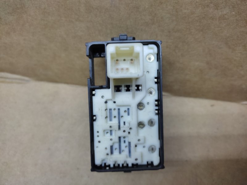 Кнопка стеклоподъемника SIENNA 11-16 2012 GSL30 3.5 2GR-FE