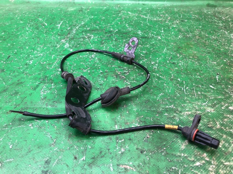Запчасть датчик abs задний правый HYUNDAI SONATA YF 10-14 2011 YF 2.4 G4KJ 599303Q000 Б/У Датчик ABS задний правый HYUNDAI SONATA YF 10-14 2011 YF 2.4 G4KJ 599303Q000 Б/У