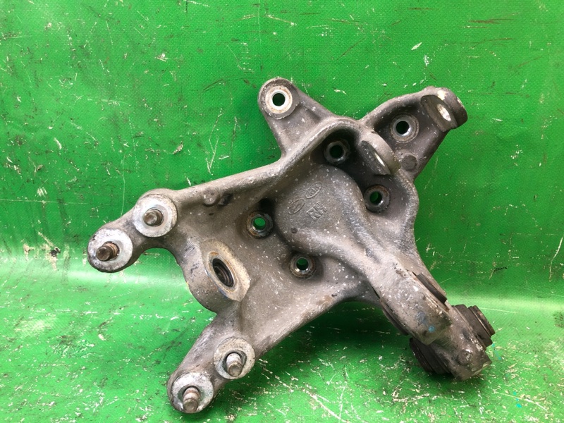 Запчасть цапфа задняя правая HYUNDAI SONATA YF 10-14 2011 YF 2.4 G4KJ 527203Q010 Б/У Цапфа задняя правая HYUNDAI SONATA YF 10-14 2011 YF 2.4 G4KJ 527203Q010 Б/У