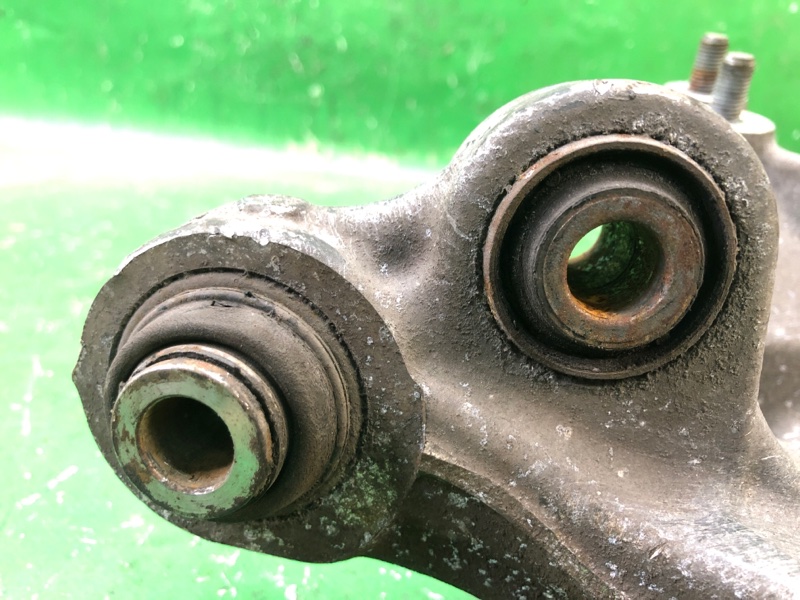 Цапфа задняя правая SONATA YF 10-14 2011 YF 2.4 G4KJ Цапфа задняя правая SONATA YF 10-14 2011 YF 2.4 G4KJ