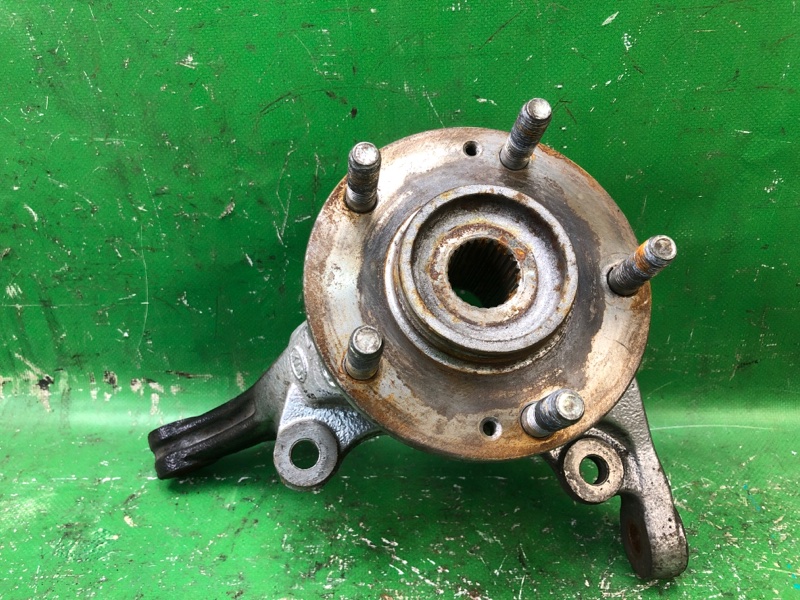 Кулак поворотный передний правый HYUNDAI SONATA YF 10-14 2011 YF 2.4 G4KJ 517163R010 Б/У