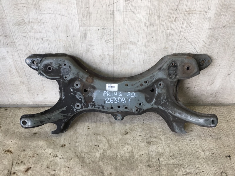Балка передней подвески TOYOTA PRIUS - 20 03-11 51201-47030 Б/У