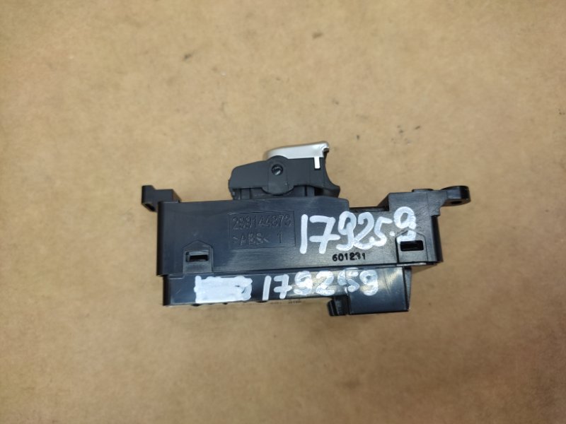 Кнопка стеклоподъемника задняя левая SORENTO UM 14- 2016 Внедорожник 2.4