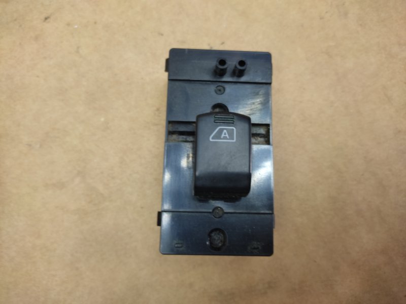 Кнопка стеклоподъемника задняя INFINITI M35/M45 04-10 25421-EH100 Б/У